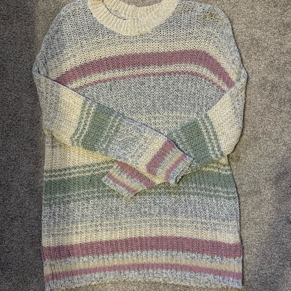 American Eagle Sweater